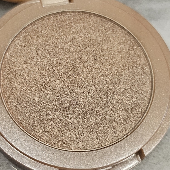 Tarte Highlighter Amazonian Clay shade sparkler - Picture 2 of 6